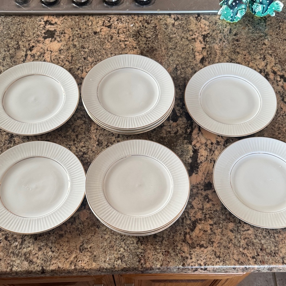 Gibson Set Of 10 Unused White Embossed With Gold Trim Dinner Plates 10 1/4"